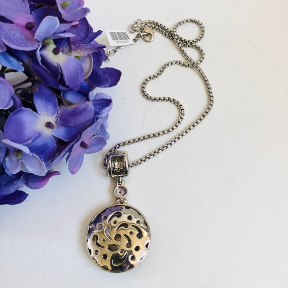 Textured Silvertone Necklace - Picture 3 of 3